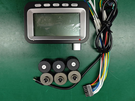 AHD 1080P Ondersteuning Olie niveau en bandenspanning Monitoring 8-kanaal video recorder MDVR voor Truck / Logistiek Voertuig